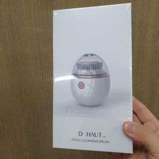 디하우트 랩 디하우트랩 클렌징 피부관리기 진동클렌저 실리콘+2종 인조모 브러시 — 5점을 준 리뷰어가 2021년 11월 올린 사용 사진