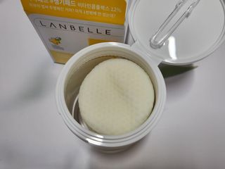 랑벨 비타 에너지 잡티 앰플 패드 65매 (투명하고 밝은 얼굴 광채패드) — 5점을 준 리뷰어가 2022년 4월 올린 사용 사진