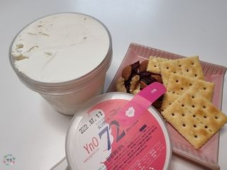 요그앤오트 그릭요거트 3종(그릭요거트24 150g + 그릭요거트48 150g + 그릭요거트72 320g) — 5점을 준 리뷰어가 2022년 7월 올린 사용 사진