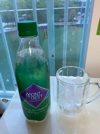 몽베스트 Montbest with Sparkling water Plain 20병 — 5점을 준 리뷰어가 2022년 6월 올린 사용 사진