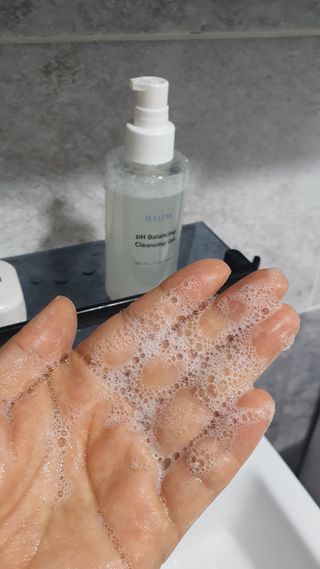 화이트리 비움 약산성 클렌징젤 ,마일드 필링젤 세트 — 4점을 준 리뷰어가 2021년 2월 올린 사용 사진