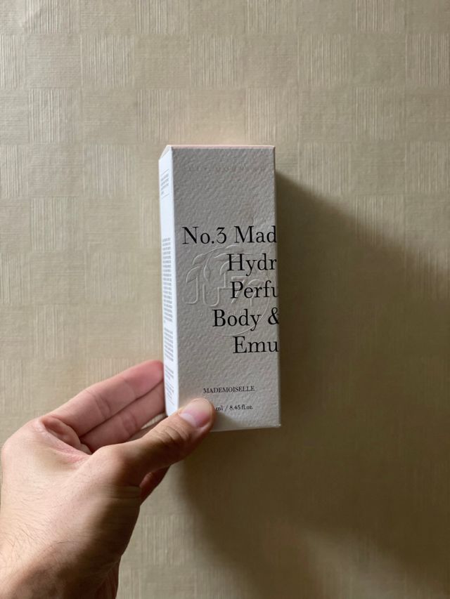 줄라이모닝 하이드레이팅 퍼퓸드 바디앤핸드 에멀젼 리뷰 사진