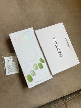 데싱디바 글레이즈 젤네일 별빛유리네일 6종_랜덤발송 — 5점을 준 리뷰어가 2021년 8월 올린 사용 사진