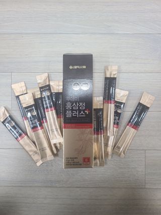 서울약사신협_투데이홍삼정플러스스틱_10g x 60포 — 5점을 준 리뷰어가 2021년 6월 올린 사용 사진