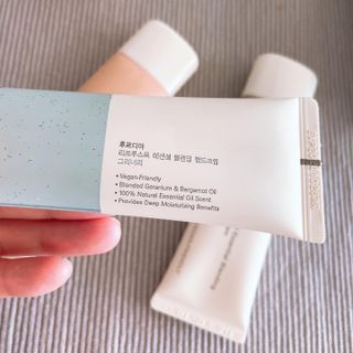 [후르디아] 끈적임 없는 착한성분 비건  핸드크림 3종 — 5점을 준 리뷰어가 2022년 2월 올린 사용 사진