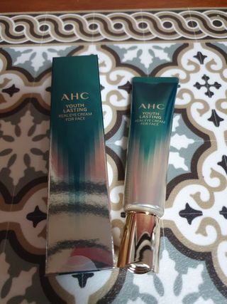 [NEW 탄력유턴 아이크림] AHC 유스 래스팅 리얼 아이크림 포 페이스 — 4점을 준 리뷰어가 2021년 1월 올린 사용 사진