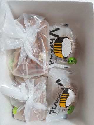 롯데제과 Vbread 포카치아식빵1개 + 미니식빵 1개 + 머핀 2개 세트 — 5점을 준 리뷰어가 2021년 9월 올린 사용 사진