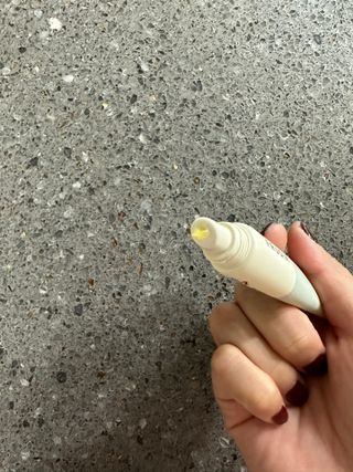 [후르디아] 올리브영 착한보습 비건 립버터 2종 — 5점을 준 리뷰어가 2022년 11월 올린 사용 사진