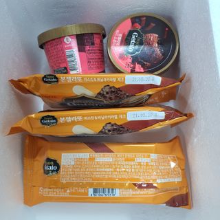 롯데제과 본젤라또 비스킷&바닐라카라멜바, 본젤라또 베리쇼콜라컵 — 3.5점을 준 리뷰어가 2021년 11월 올린 사용 사진