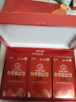힘내라김홍삼 하루홍삼정스틱 10g x 30포 — 5점을 준 리뷰어가 2021년 4월 올린 사용 사진