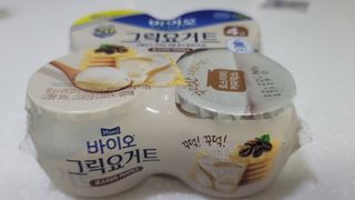 매일바이오 그릭요거트 오리지널 플레인 4개, 로스터리 커피믹스 4개 — 5점을 준 리뷰어가 2021년 12월 올린 사용 사진