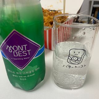 몽베스트 Montbest with Sparkling water Plain 20병 — 5점을 준 리뷰어가 2022년 7월 올린 사용 사진