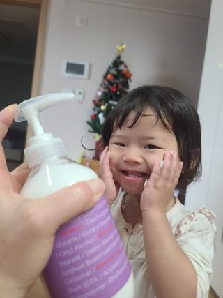 빅그린 베이비라인 3종세트 - 샴푸앤바디워시500ml,올인원로션500ml,바디크림170ml — 5점을 준 리뷰어가 2022년 11월 올린 사용 사진