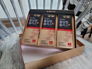 서울약사신협_투데이홍삼정플러스스틱_10g x 30포 — 5점을 준 리뷰어가 2021년 5월 올린 사용 사진