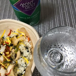 몽베스트 Montbest with Sparkling water Plain 20병 — 5점을 준 리뷰어가 2021년 11월 올린 사용 사진