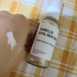 제주인디 카멜리아 바이탈 리치크림 (이너보틀 에디션) — 5점을 준 리뷰어가 2023년 4월 올린 사용 사진