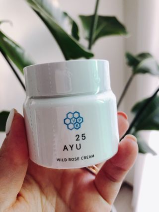 AYU25[아유트웬티파이브]다마스크로즈워터 베이스 천연 수분 촉촉 크림 — 5점을 준 리뷰어가 2021년 2월 올린 사용 사진