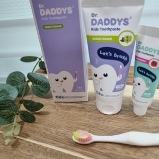 닥터데디스 안심저불소 키즈치약 (라즈베리, 청포도향 중 택 1) 60g +  여행용 미니 치약 15g — 5점을 준 리뷰어가 2022년 7월 올린 사용 사진