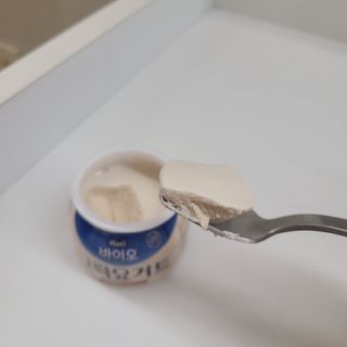 매일바이오 그릭요거트 오리지널 플레인 4개, 로스터리 커피믹스 4개 — 5점을 준 리뷰어가 2021년 12월 올린 사용 사진