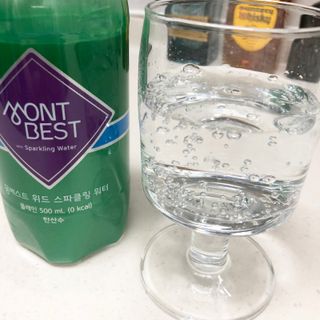 몽베스트 Montbest with Sparkling water Plain 20병 — 4.5점을 준 리뷰어가 2021년 11월 올린 사용 사진