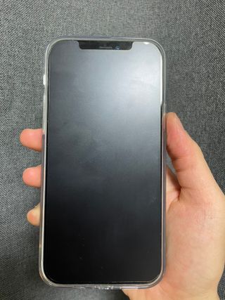 아클리브 Eco 항균 항바이러스 액정 보호필름(iPhone) — 5점을 준 리뷰어가 2022년 8월 올린 사용 사진