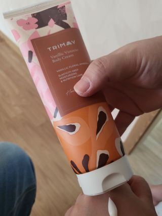 트리마이 주름개선 기능성의 퍼퓸 바디케어, 힐링 베리어 바디크림 3종 택1 — 5점을 준 리뷰어가 2022년 10월 올린 사용 사진