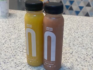 BLENDY'S 핑크 스무디+블론디 스무디 — 2.5점을 준 리뷰어가 2021년 12월 올린 사용 사진