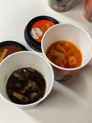 유비쿡 컵떡볶이 매운컵떡볶이2개/ 짜장컵떡볶이 2개  총 4개세트 — 4점을 준 리뷰어가 2021년 5월 올린 사용 사진