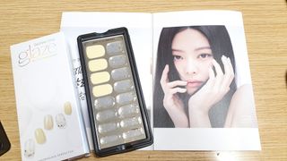데싱디바 글레이즈 젤네일 스노쿨링 네일_5종 중 택 1 — 5점을 준 리뷰어가 2021년 8월 올린 사용 사진