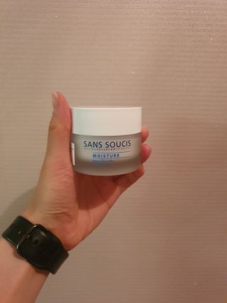산수시 아쿠아 베네핏 24h 수부지 물광 속건조 수분크림 50ml — 5점을 준 리뷰어가 2021년 7월 올린 사용 사진