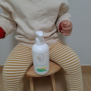 mom e 맘이 내추럴 베이비 케어 샴푸앤바스+로션 — 4점을 준 리뷰어가 2021년 1월 올린 사용 사진