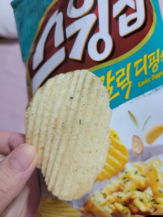 스윙칩 <스윙로드 한정판> 스윙칩 갈릭디핑소스맛 20봉 — 5점을 준 리뷰어가 2021년 10월 올린 사용 사진