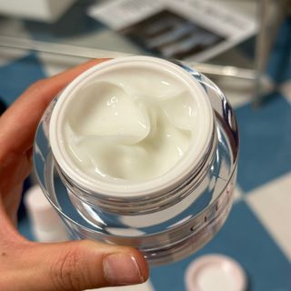 프리마인 바르기만 하면 철벽 스킨케어+24시간 마스크팩 효과. 셀라브 리제너레이팅 시스템 부스터+크림 세트 — 5점을 준 리뷰어가 2023년 5월 올린 사용 사진