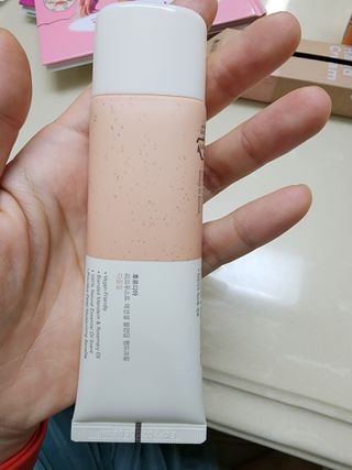 [후르디아] 끈적임 없는 착한성분 비건  핸드크림 3종 — 5점을 준 리뷰어가 2022년 10월 올린 사용 사진