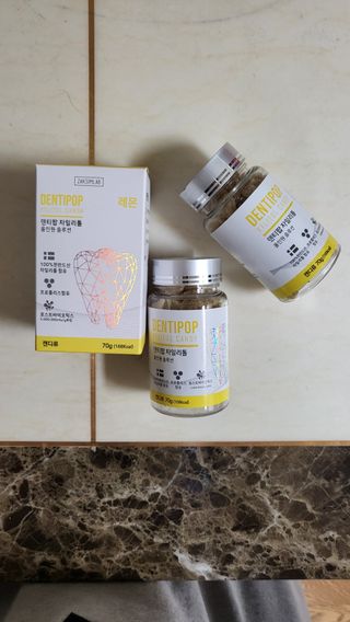 작심연구소 구취제거+충치예방+치아화이트닝 마법의 캔디 덴티팝3종(맛 랜덤 발송) — 5점을 준 리뷰어가 2022년 6월 올린 사용 사진