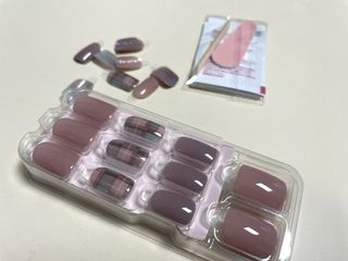 데싱디바 매직프레스 레귤러 스퀘어_6종 중 택 1 — 4점을 준 리뷰어가 2021년 9월 올린 사용 사진