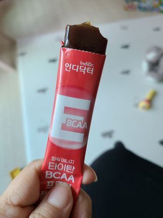[인디닥터] 타이탄 BCAA 프로틴 젤리스틱 — 5점을 준 리뷰어가 2022년 6월 올린 사용 사진