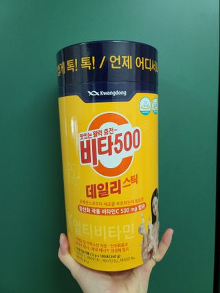 광동생활건강 [광동] 제니비타민C 비타500데일리스틱 180포+제니등신대+제니스티커 — 5점을 준 리뷰어가 2021년 12월 올린 사용 사진
