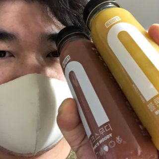 BLENDY'S 핑크 스무디+블론디 스무디 — 5점을 준 리뷰어가 2021년 9월 올린 사용 사진