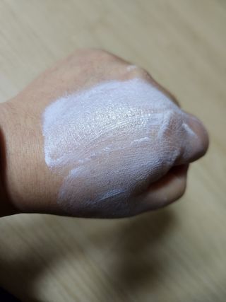 리엔케이 핑크 볼륨 래디언스 컬러크림 에디션 — 5점을 준 리뷰어가 2022년 11월 올린 사용 사진