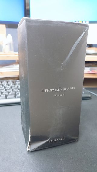 르핸스 퍼포밍 5 샴푸 비반트 포렛/베티버 포그 — 5점을 준 리뷰어가 2022년 12월 올린 사용 사진