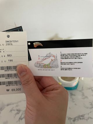 토박스코리아 다이노솔즈 티렉스 에어 네온 운동화 — 5점을 준 리뷰어가 2021년 3월 올린 사용 사진