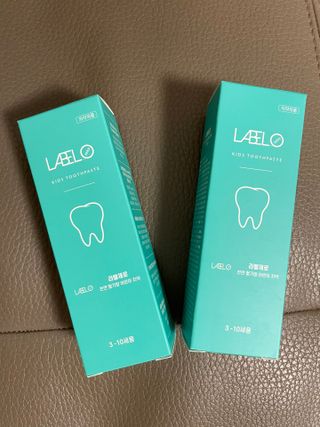 치과에서 쓰는 치약 _ 라벨제로 저불소 꼬마, 키즈, 유아, 베이비, 주니어 안전한 어린이치약 — 5점을 준 리뷰어가 2022년 12월 올린 사용 사진