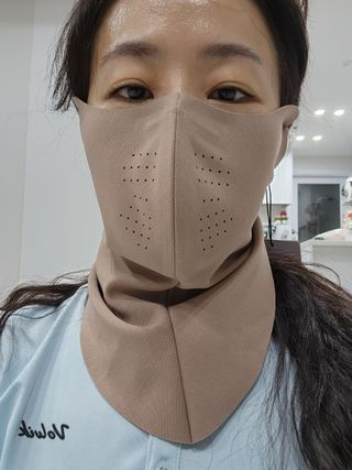 [AVAVE] 어베이브 올인원히트 스포츠 골프 방한 넥워머 마스크 — 5점을 준 리뷰어가 2024년 1월 올린 사용 사진