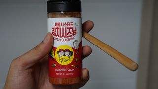[서울시스터즈] 김치시즈닝 국내 최초 뿌려먹는 김치파우더 100g 1개+ 신제품 고추장 핫소스 185g 1개 — 5점을 준 리뷰어가 2021년 9월 올린 사용 사진