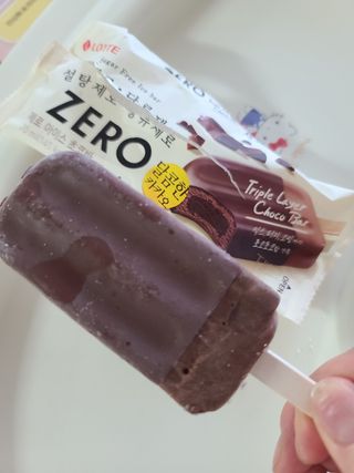 ZERO (초콜릿 칩 쿠키, 카카오 케이크, 후르츠 젤리, 아이스 콜라, 아이스 초코바) — 5점을 준 리뷰어가 2022년 6월 올린 사용 사진
