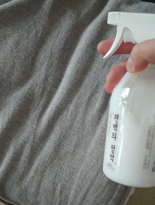 편백의정석 편백의 정석, 피톤치드스프레이 살균 천연 탈취제 집먼지 진드기 이불 침대 매트리스 새집중후군 천연 살균제 — 4.5점을 준 리뷰어가 2021년 3월 올린 사용 사진
