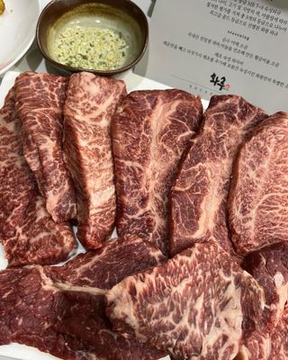 화룽 프리미엄 소고기 와규 mb9고마블 눈꽃살+부채살+등심 선물세트 — 5점을 준 리뷰어가 2022년 5월 올린 사용 사진