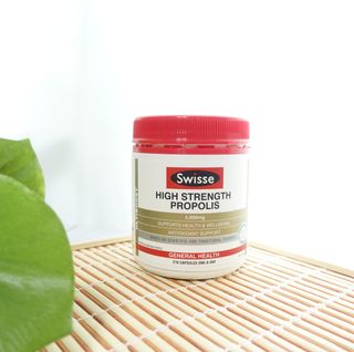 Swisse 스위스 고함량 프로폴리스 2,000mg 210정 — 5점을 준 리뷰어가 2021년 5월 올린 사용 사진