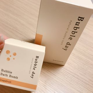 버블데이 아로마/과일 거품 입욕제 — 5점을 준 리뷰어가 2021년 7월 올린 사용 사진